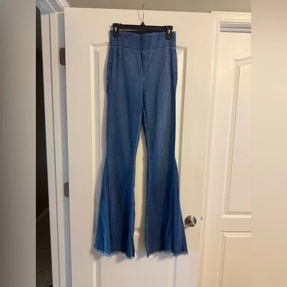Mumu Blue Bell Bottom Jeans Size M Pull on Flare Raw Hem Comfort Denim Pants - Picture 3 of 7